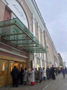 Очередь на вход в Музыкальный театр им. Станиславского и Немировича-Данченко, источник: «Театрал»