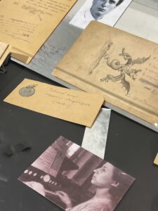 Выставка «Почему, почему я лучше всех?», K Gallery. Фото "The blueprint"