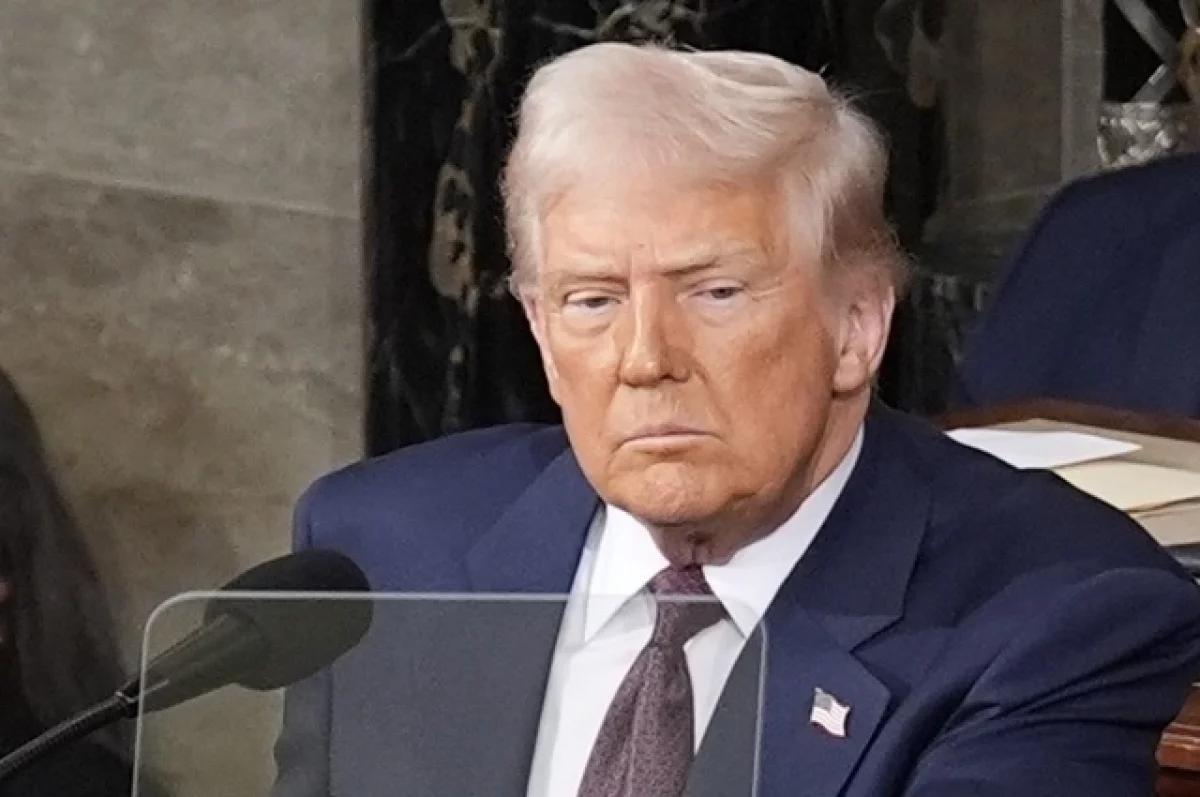 Экономист Табах: Трамп пытается торговаться с миром в стиле Дикого Запада