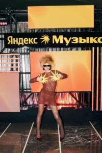 Инстасамка в образе slavic girl на премии Яндекс Музыки